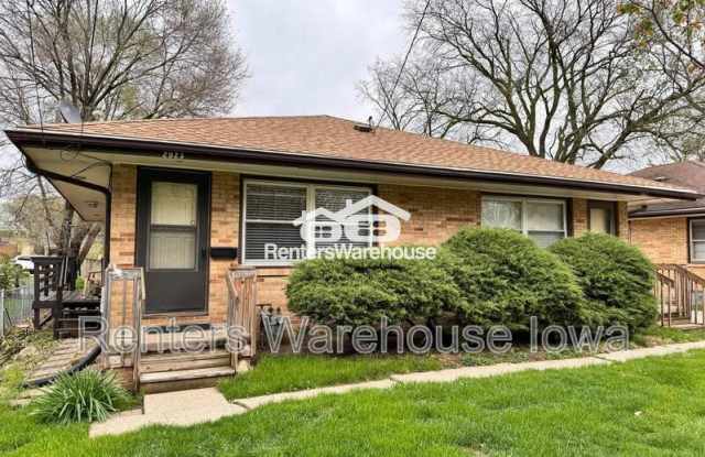 2923 49th Pl - 2923 49th Place, Des Moines, IA 50310