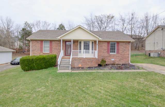 Sweet 3 bed 2 bath with fenced yard. - 276 Moncrest Drive, Clarksville, TN 37042