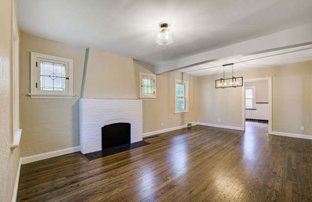 Photo of 1032 Charleville Avenue