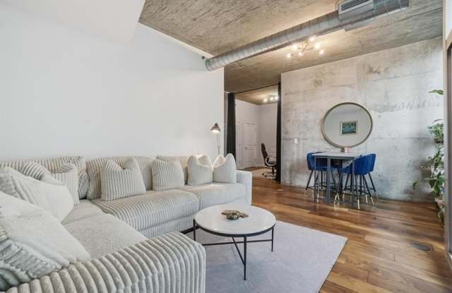 923 Peachtree Street NE unit: 1221