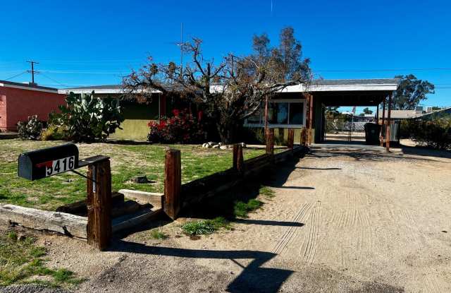 2 Bedroom 1 Bath - Clean and Close To 29 Palms Marine Base