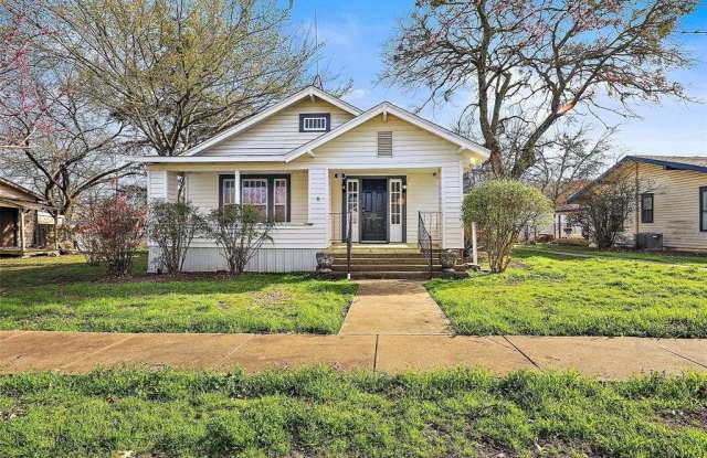 105 E Hunt Street - 105 East Hunt Street, Leonard, TX 75452