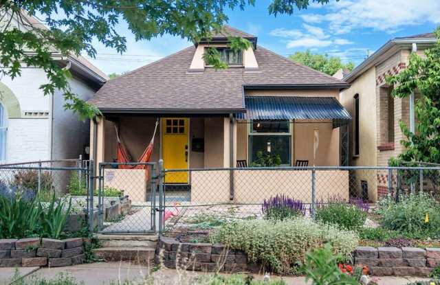 Photo of Charming 4 bed bungalow in Baker