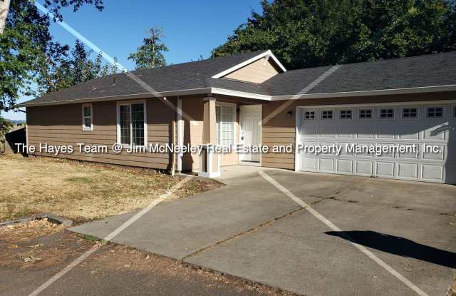 2055 Evergreen Ave NE - 2055 Evergreen Avenue Northeast, Salem, OR 97301