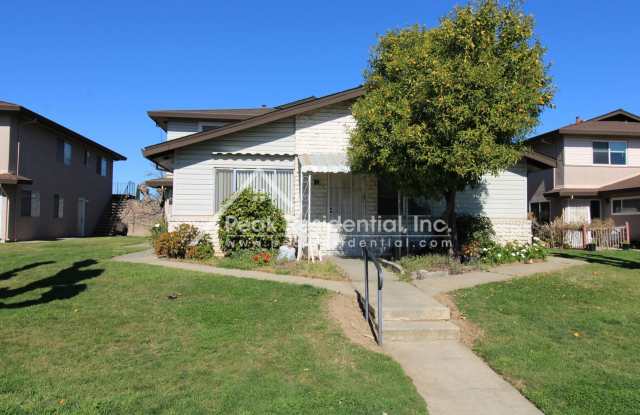 9067 Montoya St #1