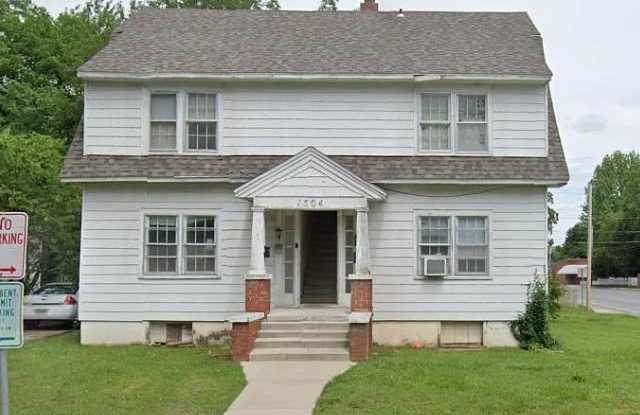 1504 North Summit Avenue - 1