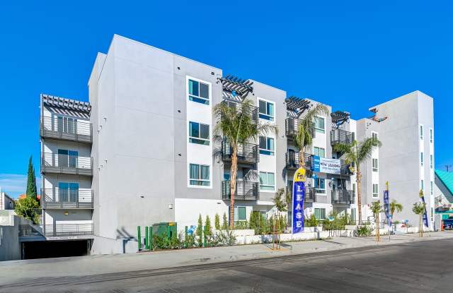 MODERNO North Hollywood