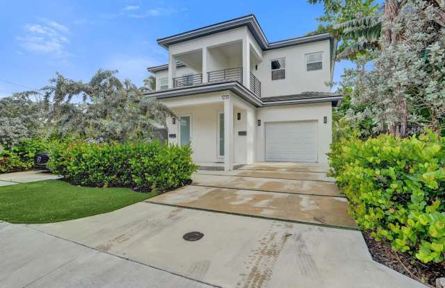 1213 W Las Olas Boulevard