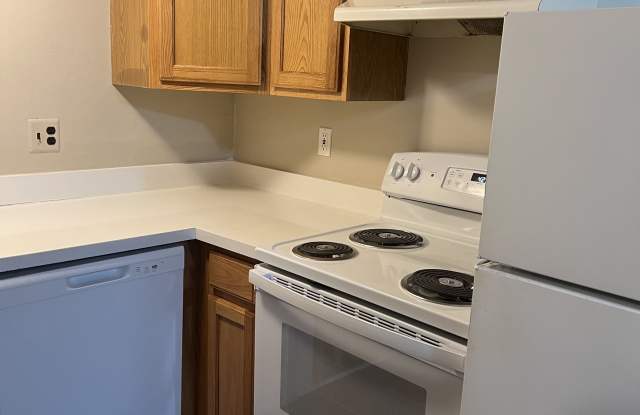 27941 Jefferson Avenue - 27949