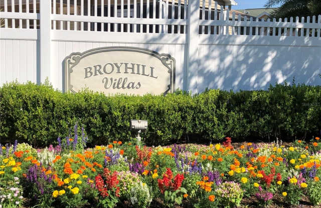 2099 BROYHILL AVENUE