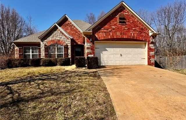 2591  N Trafalger  DR