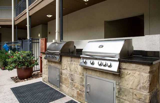 320 North Lamar Blvd