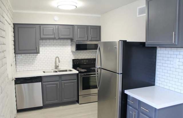 601-611 South Hardy Drive