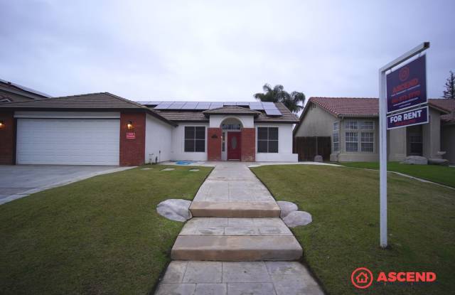 Photo of Beautiful 3 Bedroom + Office Home with a Pool!