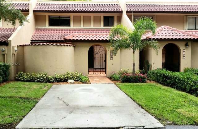 3750 Alcantara Ave - 3750 Alcantara Avenue, Doral, FL 33178