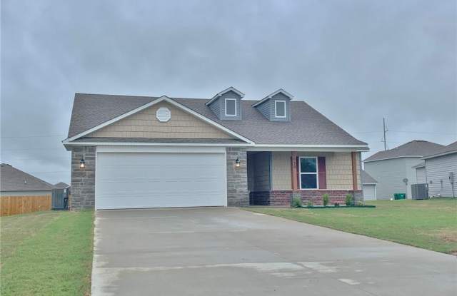 1650 Hermitage  CIR
