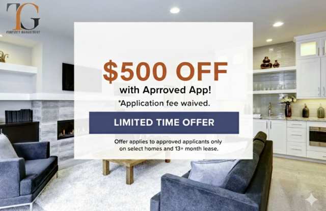 Photo of DON'T MISS OUT! Private Owner Spacious 2/1 in Spring Park! W/ Garage. Pet Friendly. Fenced in Yard. Move-in Special