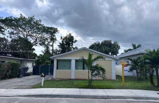 Photo of 2898 NW 6th Ct