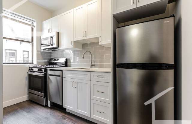 Centrally Located, Modern Fenway 2-Bed w/ Laundry