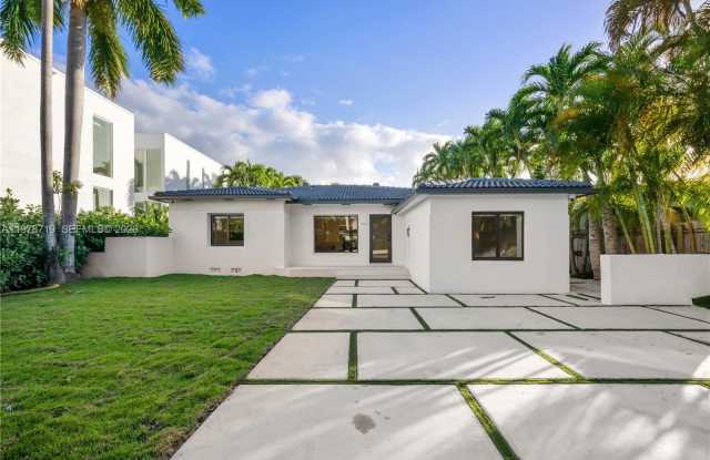 900 W 47th Ct
