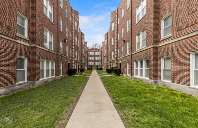 7948 S Hermitage Avw