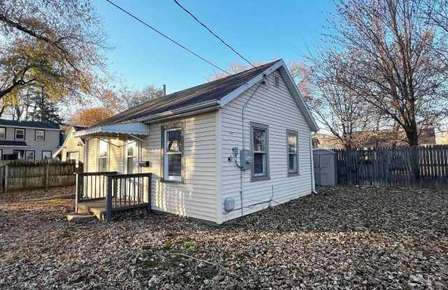 1411 E CRESTWOOD Drive