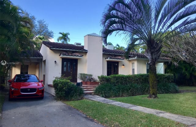 227 ALEDO AV - 227 Aledo Avenue, Coral Gables, FL 33134