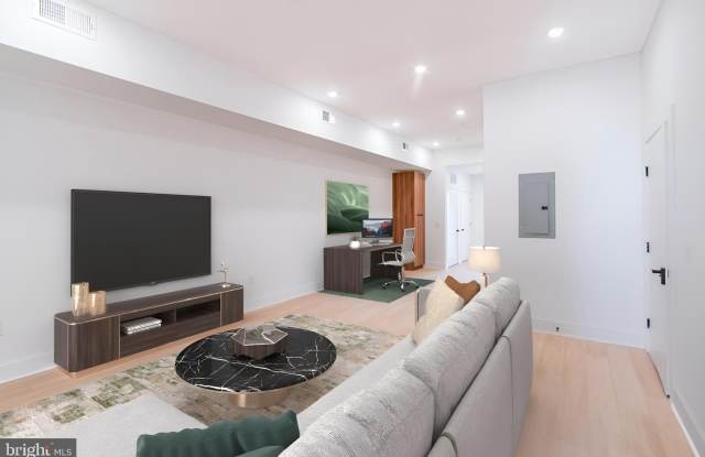 Photo of 4408 LANCASTER Avenue unit: 201