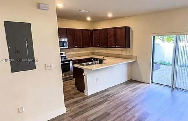 3349 W 105th Terrace 3349, Hialeah, FL 33018