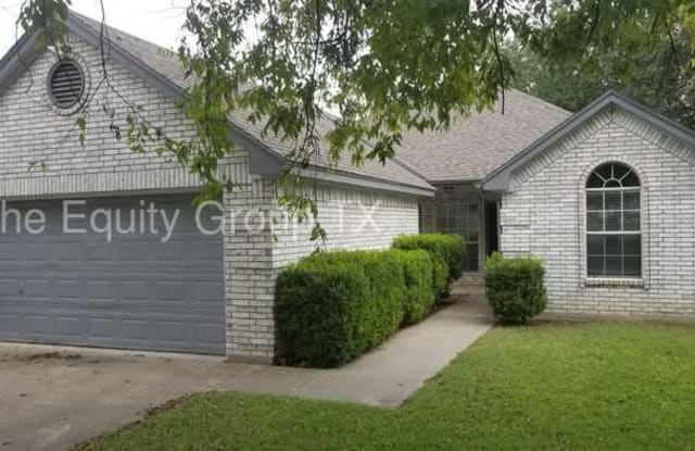 520 Leuty Avenue - 520 Leuty St, Justin, TX 76247