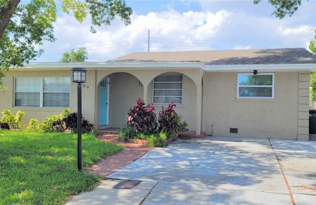 3909 W LEMON STREET - 3909 West Lemon Street, Tampa, FL 33609