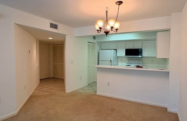*NOW AVAILABLE* 3/2 Condo in Fort Myers