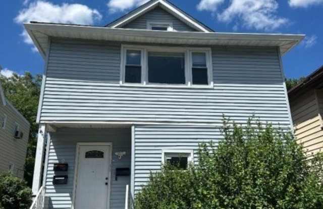 9 Rosedale Ave unit 1