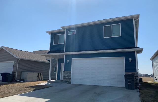 3 bed, 3 bath Single Family Home