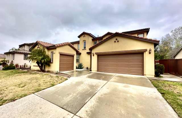 Coming Soon!! Beautiful 3 Bed, 3 Bath, and 2 Car Garage in Lake Elsinore Minutes from the Late!