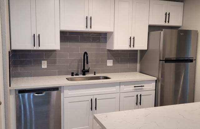Beautiful 2 Bedroom Condo in Redmond