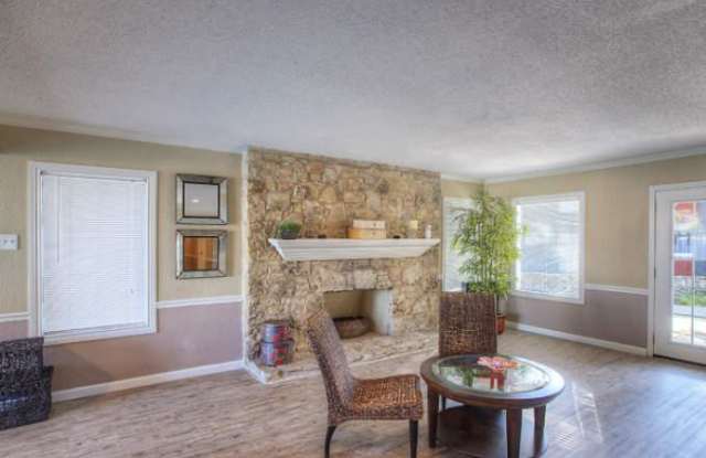 4515 Gardendale, #1213