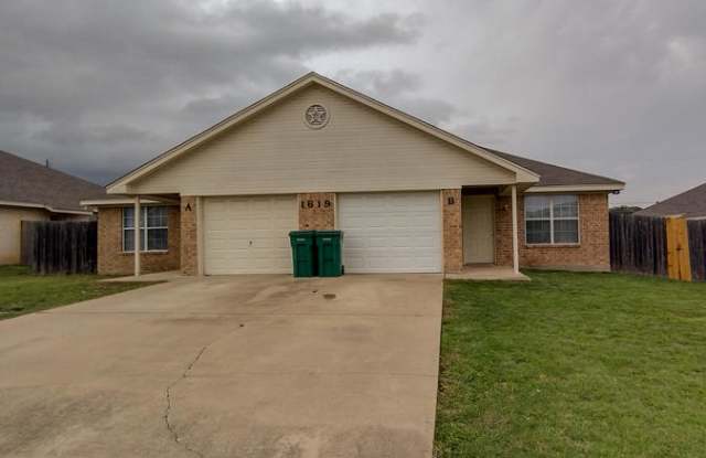 1619 Pima Trail - B