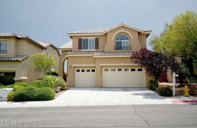 LOCATED IN HEART OF SUMMERLIN WITH GREAT CITY  MOUNTAIN VIEWS FROM BALCONY!!
