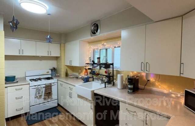 237 Cedar Lake Rd N