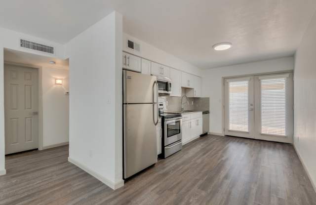 $0 First Month Rent! Remodeled 2 Bed Casita w/ Private Patio, W/D & Pool