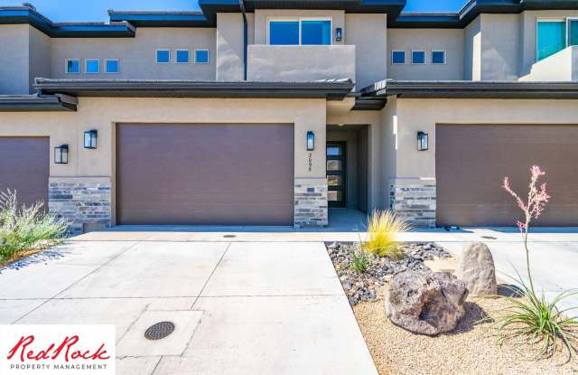 Downtown Hurricane Townhome With a 2 Car Garage