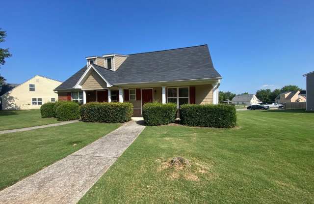 Photo of AVAILABLE FOR IMMEDIATE MOVE IN! ROOMMATE MATCHING ONLY