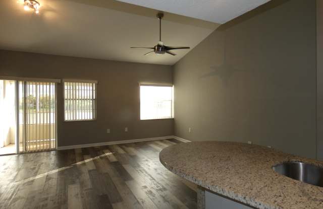 Photo of 2811 N Oakland Forest Dr