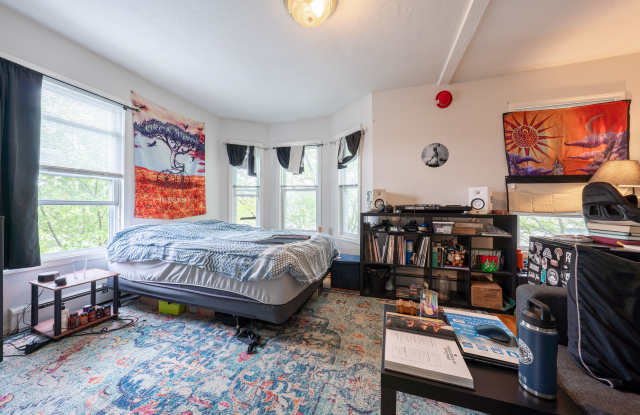 309 Elm St