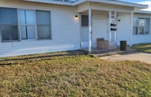 65 mundt B - 65 Mundt Drive, Denison, TX 75020