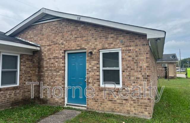 118 Nandina Ct