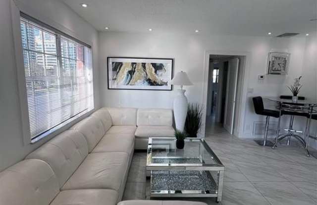 Photo of 601 SE 5th Ct