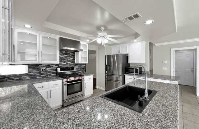 Photo of 595 Campus Oaks