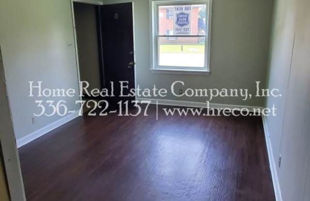 Cambridge Apartments | 2336 N. Cherry Street Apt B